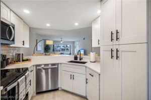 828 Gulf Pavilion Drive, Naples, FL 34108 Sold 04/18/25