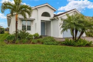 8880 Redonda Dr, Naples