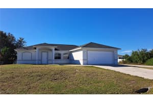 518 Kingsbury Lane, Lehigh Acres, FL 33974 - MLS#225007951
