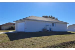 518 Kingsbury Lane, Lehigh Acres, FL 33974 - MLS#225007951