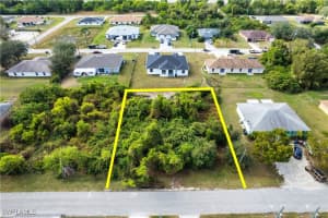 5211 29th Street, Lehigh Acres, FL 33973 - MLS#225007999