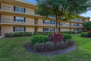 1085 Forest Lakes Drive, Naples, FL 34105 Sold 07/22/25