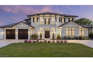 460 2nd Ave N, Naples