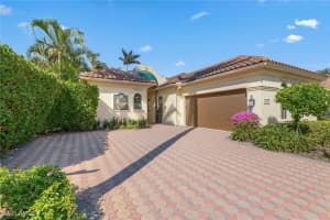 215 Point Salerno, Naples, FL 34108 Sold 06/24/25