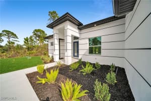 1120 Roosevelt Avenue, Lehigh Acres, FL 33936 Sold 04/04/25