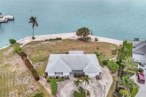 980 Iris Court, Marco Island, FL 34145 - MLS#225008184