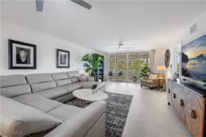 11118 Gulf Shore Drive, Naples, FL 34108 - MLS#225008277