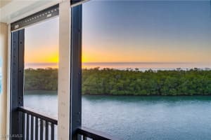 15 Bluebill Avenue, Naples, FL 34108 - MLS#225008282