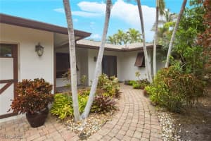 695 7th Avenue, Naples, FL 34102 - MLS#225008349