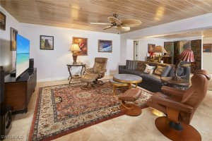 695 7th Avenue, Naples, FL 34102 - MLS#225008349