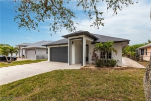 557 102nd Avenue, Naples, FL 34108 - MLS#225008384