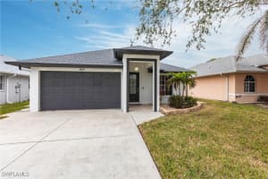 557 102nd Avenue, Naples, FL 34108 - MLS#225008384