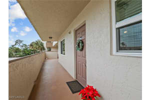 499 Forest Lakes Boulevard, Naples, FL 34105 Sold 04/17/25