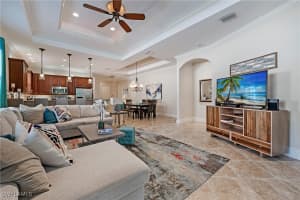 582 110th Avenue, Naples, FL 34108 - MLS#225008598