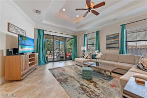 582 110th Avenue, Naples, FL 34108 - MLS#225008598