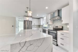 9239 Kincaid Ct, Sanibel