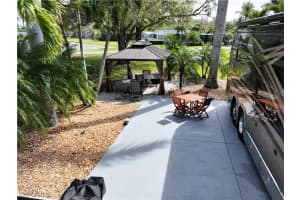 10030 PARKWOOD Drive, Fort Myers, FL 33905 Sold 10/21/25