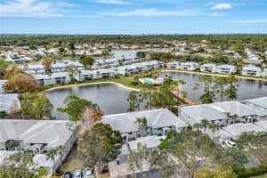 925 New Waterford Drive, Naples, FL 34104 Sold 03/27/25