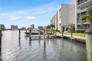 300 Park Shore Drive, Naples, FL 34103 Sold 03/03/25