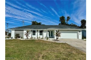 335 Sw 48th Ter, Cape Coral