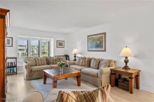 426 Meadowlark Lane, Naples, FL 34105 Sold 04/28/25