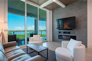 60 Seagate Dr 305, Naples