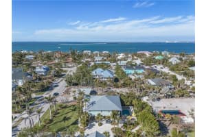 335 Gulf Drive, Sanibel, FL 33957 Sold 04/18/25