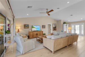 335 Gulf Drive, Sanibel, FL 33957 Sold 04/18/25