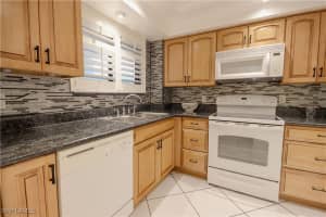 2121 Collier Avenue, Fort Myers, FL 33901 Sold 07/30/25