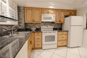 2121 Collier Avenue, Fort Myers, FL 33901 Sold 07/30/25