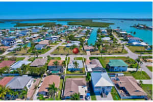 116 Capri Blvd, Naples