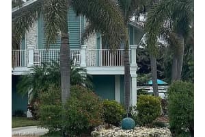 1105 Sandpiper St, Naples