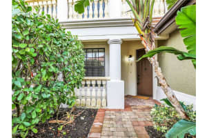 1276 Strada Milan Lane, Naples, FL 34105 Sold 07/10/25