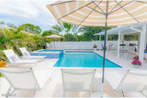 10082 VANDERBILT Drive, Naples, FL 34108 - MLS#225009895