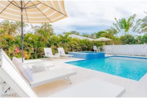 10082 VANDERBILT Drive, Naples, FL 34108 - MLS#225009895