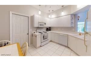 529 Windsor Square, Naples, FL 34104 - MLS#225010039