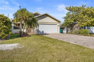 683 96th Avenue, Naples, FL 34108 - MLS#225010357