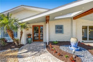 10 Clearview Boulevard, Fort Myers Beach, FL 33931 Sold 03/10/25