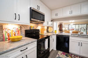 1200 Commonwealth Cir H201, Naples