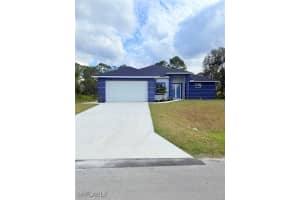 3702 Flora Ave N, Lehigh Acres
