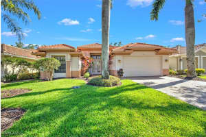 2878 Lone Pine Ln, Naples