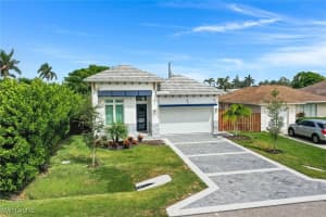 775 92ND Avenue, Naples, FL 34108 Sold 07/24/25