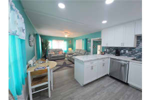 19 Moorhead Manor, Naples, FL 34112 - MLS#225010843