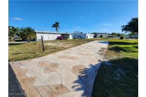 37 Williamsburg Way, Fort Myers, FL 33908 Sold 03/09/25