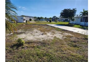 37 Williamsburg Way, Fort Myers, FL 33908 Sold 03/09/25