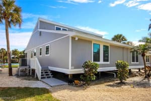 738 Donax Street, Sanibel, FL 33957 Sold 02/10/25