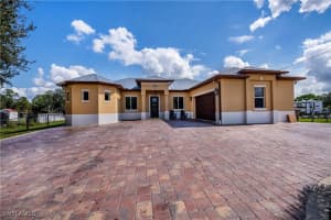 802 Poinsettia Avenue, Lehigh Acres, FL 33972 - MLS#225011100