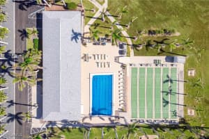 137 Garcia Way, Fort Myers Beach, FL 33931 - MLS#225011104