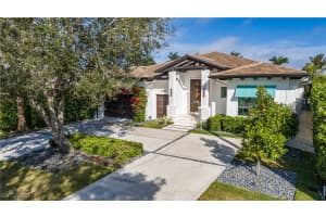 1493 Pelican Avenue, Naples, FL 34102 Sold 05/12/25