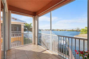 174 Shadroe Cove Circle, Cape Coral, FL 33991 - MLS#225011220